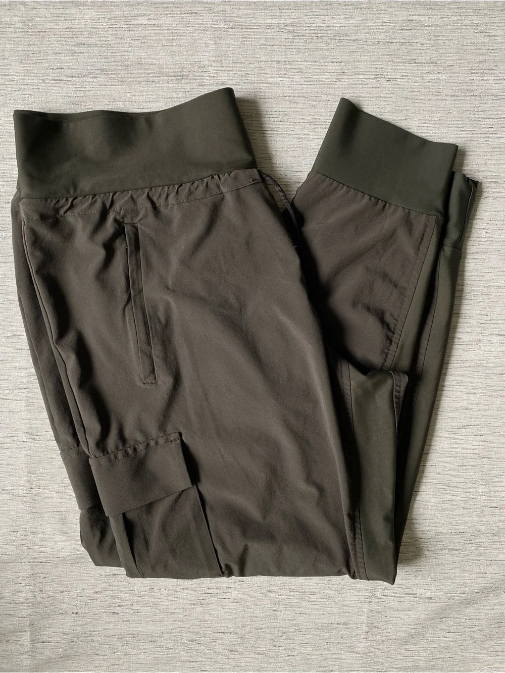 Athleta Women’s Jogger Pants Dark Green Grey Stretch Pockets Flaw Snag